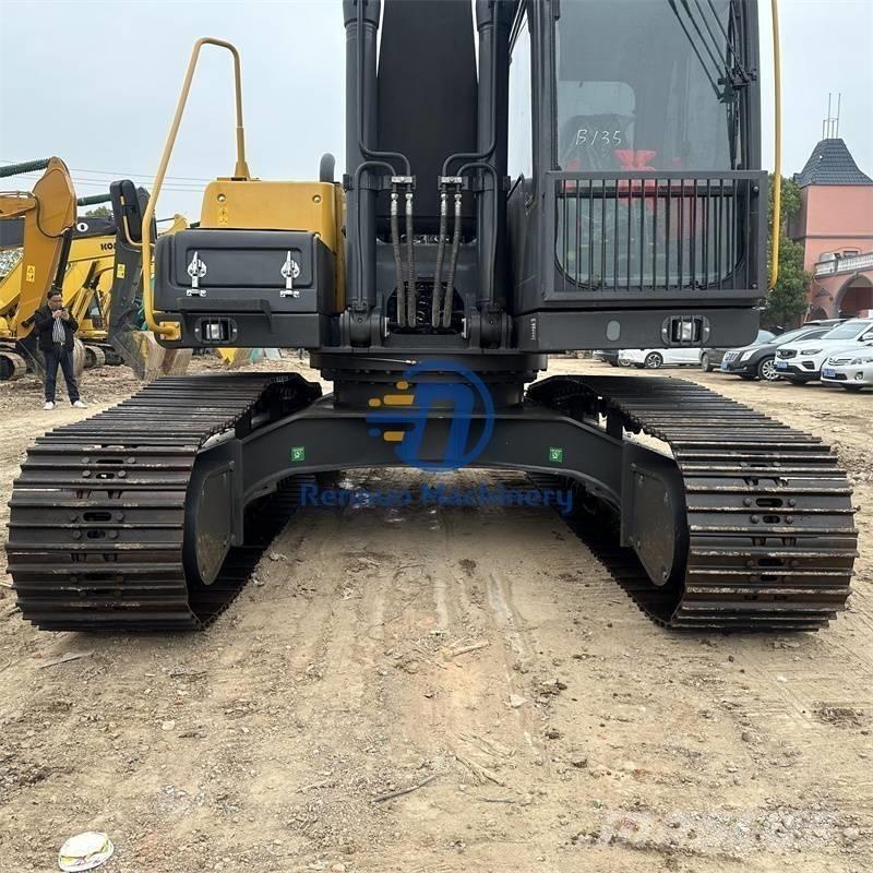 Volvo EC 240 حفارات زحافة