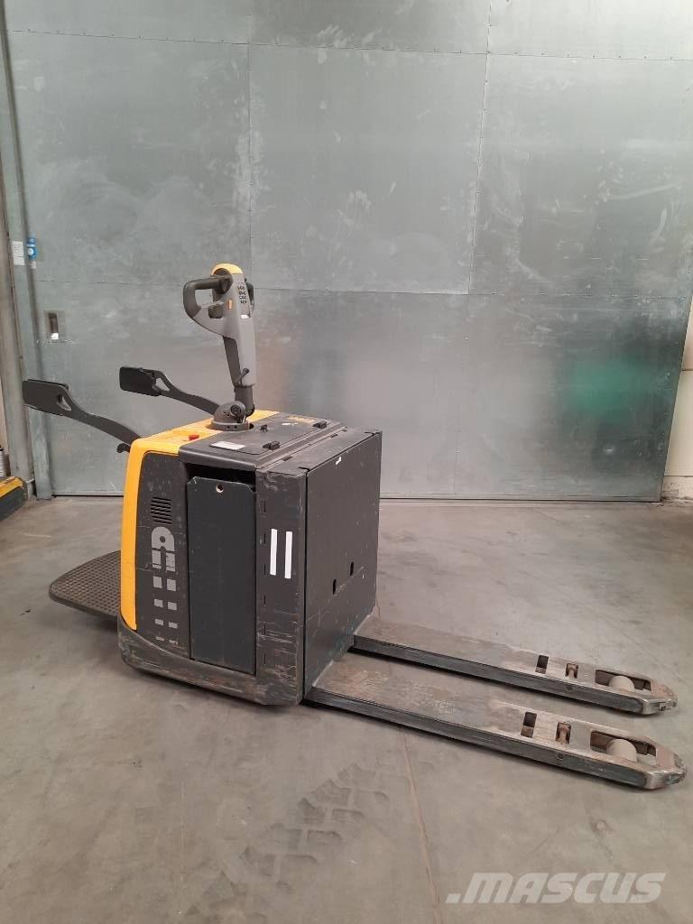 UniCarriers PMR200P رافعة منخفضة المستوى ذات منصة