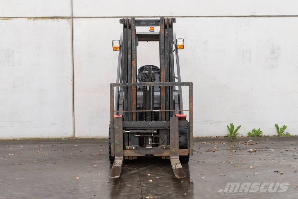 Manitou MI 30 D شاحنات الديزل