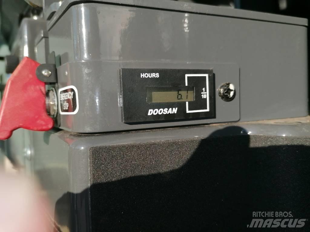 Doosan DX 27 Z حفارات صغيرة أقل من 7 طن (حفارات صغيرة)