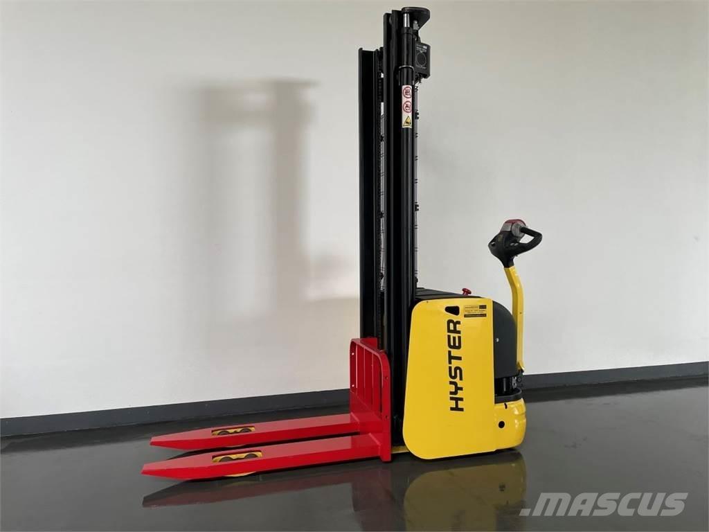 Hyster S1.6AC معدات التكديس الجوالة