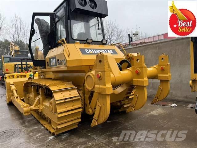 CAT D 7 G بلدوزرات مجنزرة