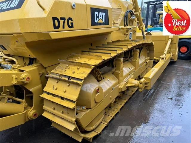 CAT D 7 G بلدوزرات مجنزرة