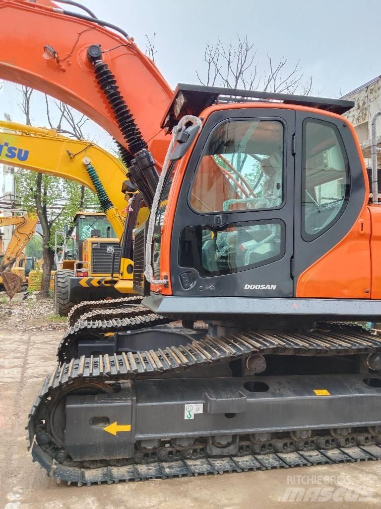 Doosan DX 300 LC-5 حفارات زحافة
