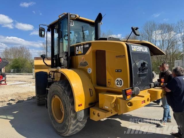 CAT 930 H لوادر بعجل