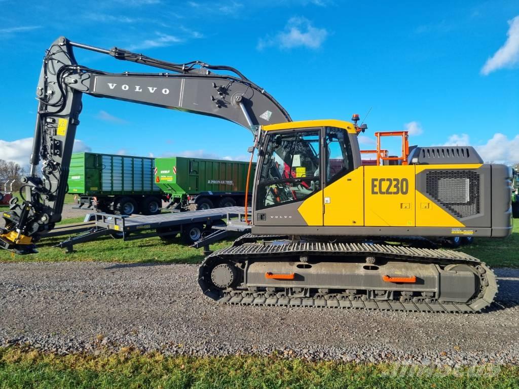 Volvo EC230 F حفارات زحافة