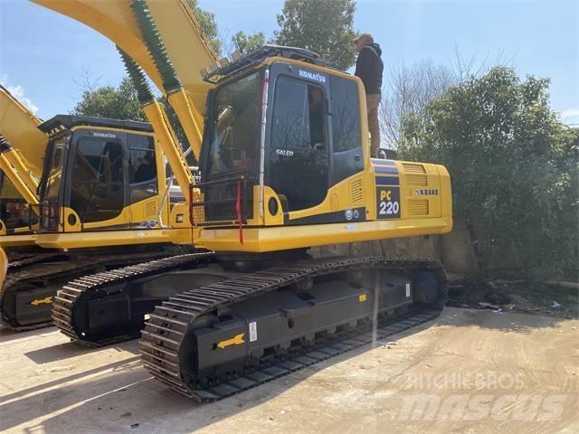 Komatsu PC 220-8 حفارات زحافة