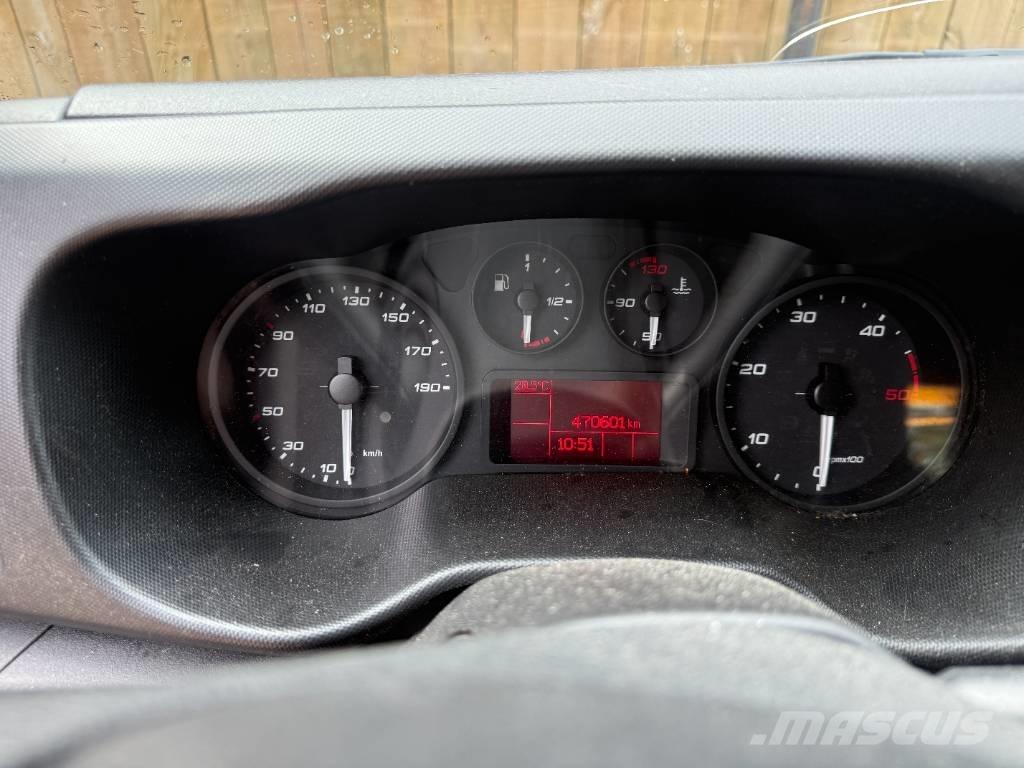 Iveco Daily شاحنات خفيفة/مفصلية الجوانب
