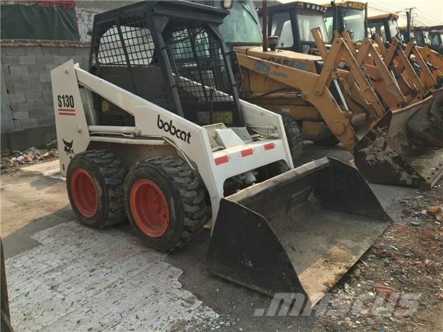 Bobcat S 130 لوادر انزلاقية التوجيه