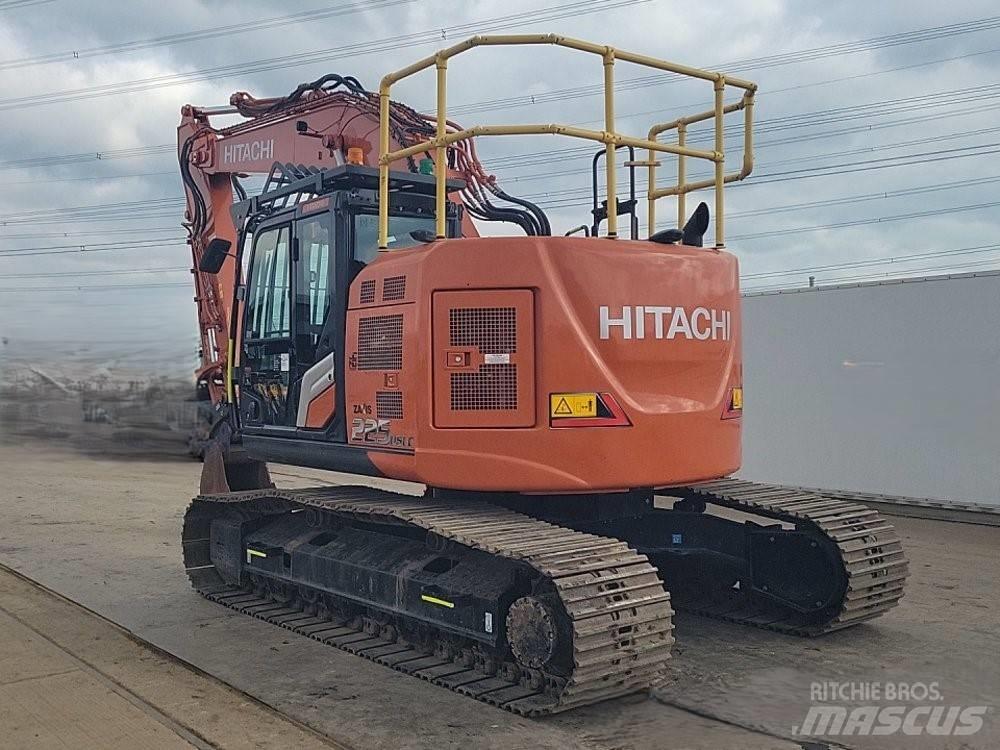 Hitachi ZX225USLC-7 حفارات زحافة