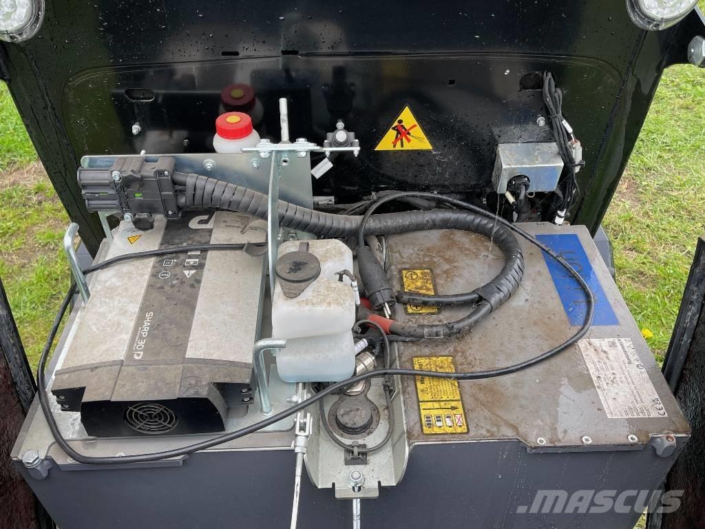 Kubota RT220-2e لوادر بعجل