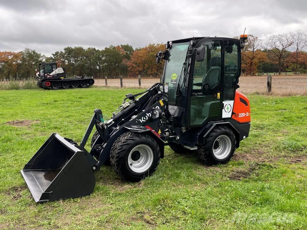 Kubota RT220-2e لوادر بعجل