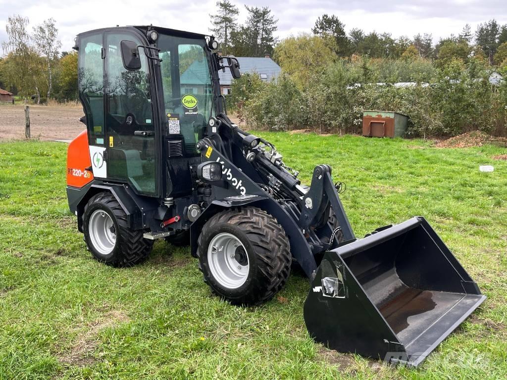 Kubota RT220-2e لوادر بعجل