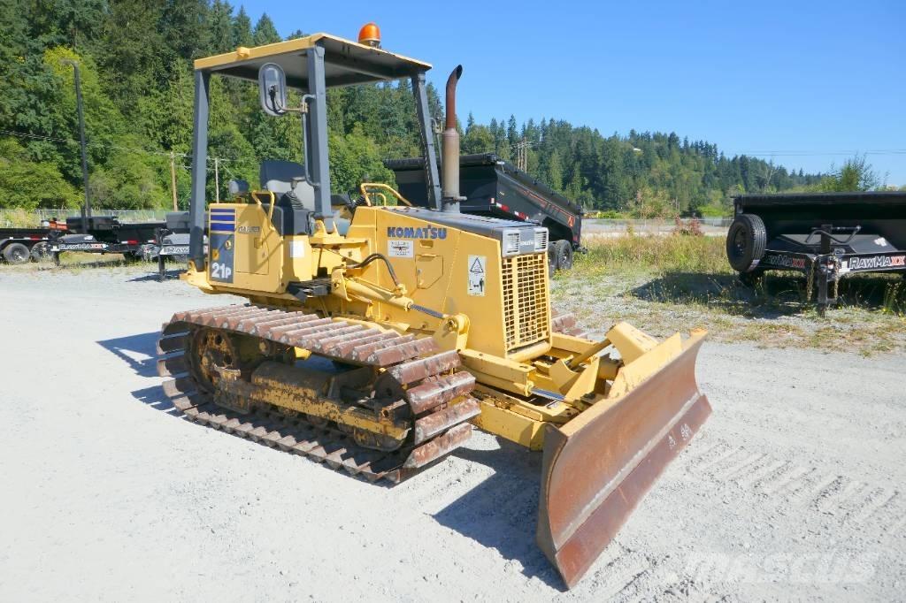 Komatsu D 21 P-8 بلدوزرات مجنزرة