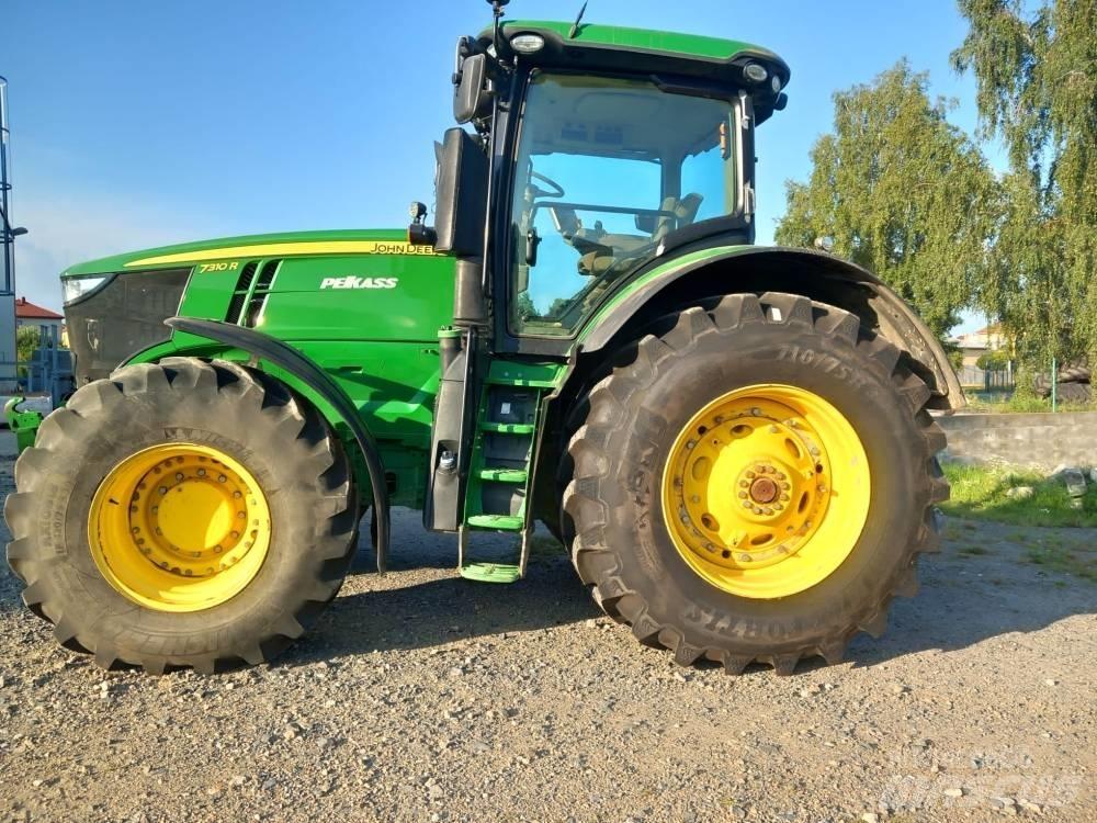 John Deere 7310 R الجرارات