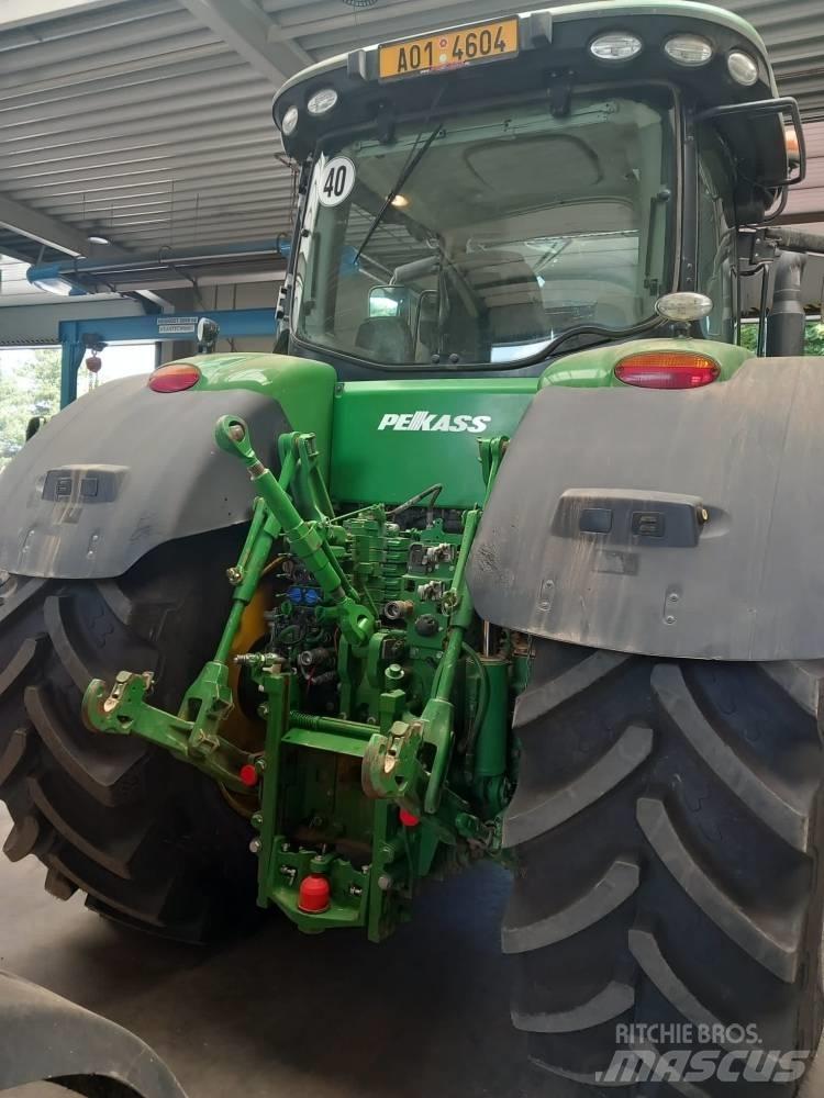 John Deere 7310 R الجرارات