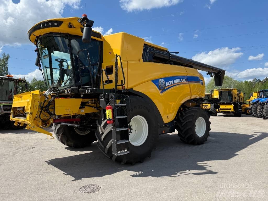 New Holland CX 8.90 حصادات