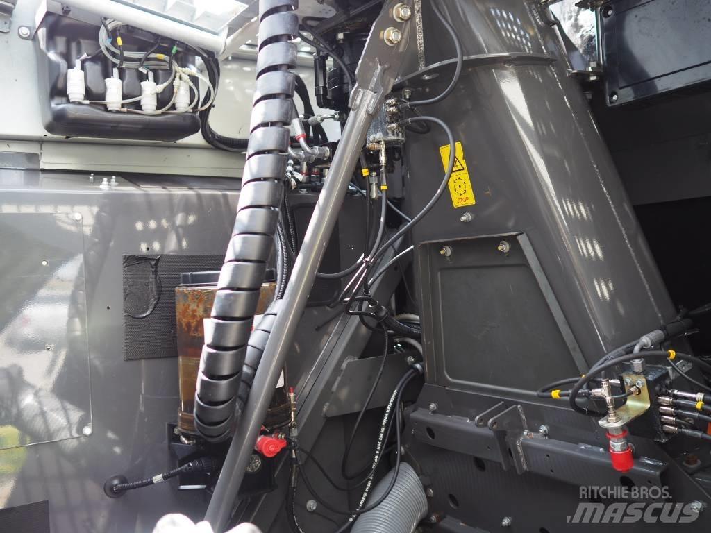 CLAAS Jaguar 870 4WD علافات ذاتية الدفع