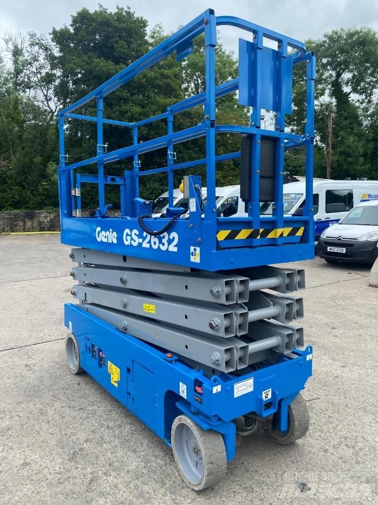 Genie GS 2632 رافعات مقصية الشكل