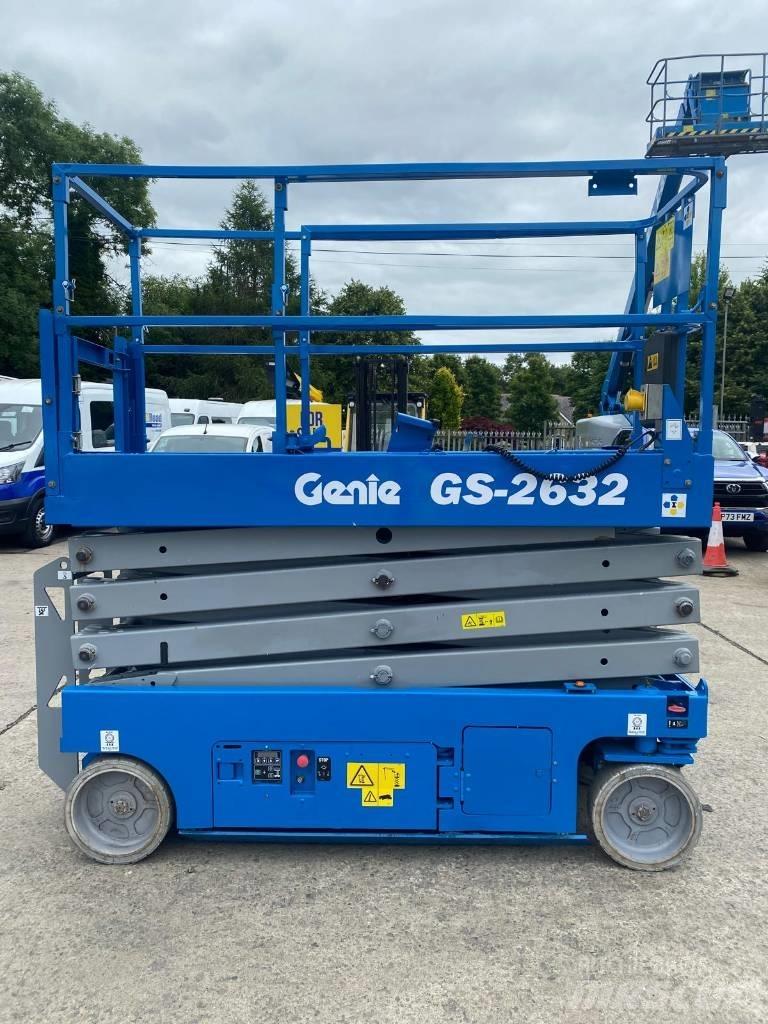 Genie GS 2632 رافعات مقصية الشكل