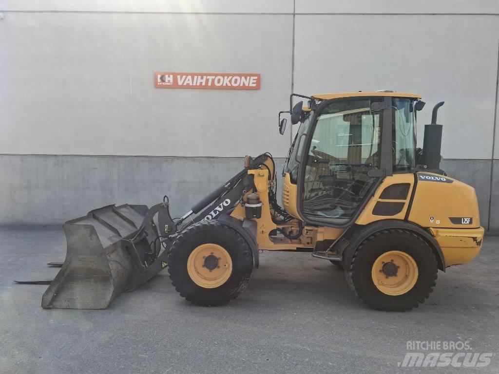 Volvo L 25 F-P لوادر بعجل