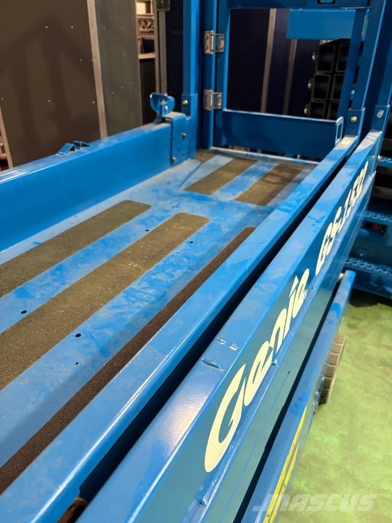 Genie GS 1532 رافعات مقصية الشكل