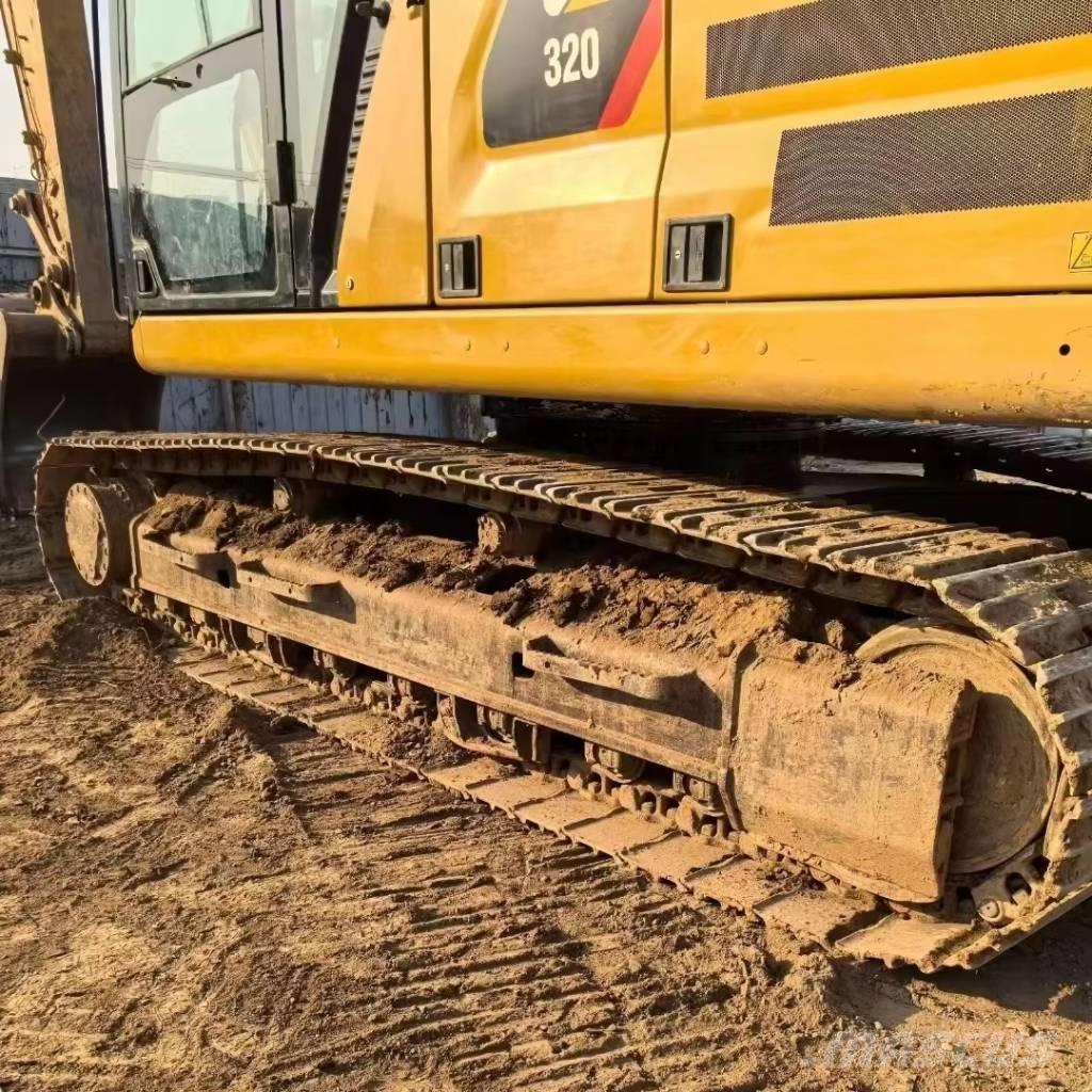 CAT 320D حفارات زحافة