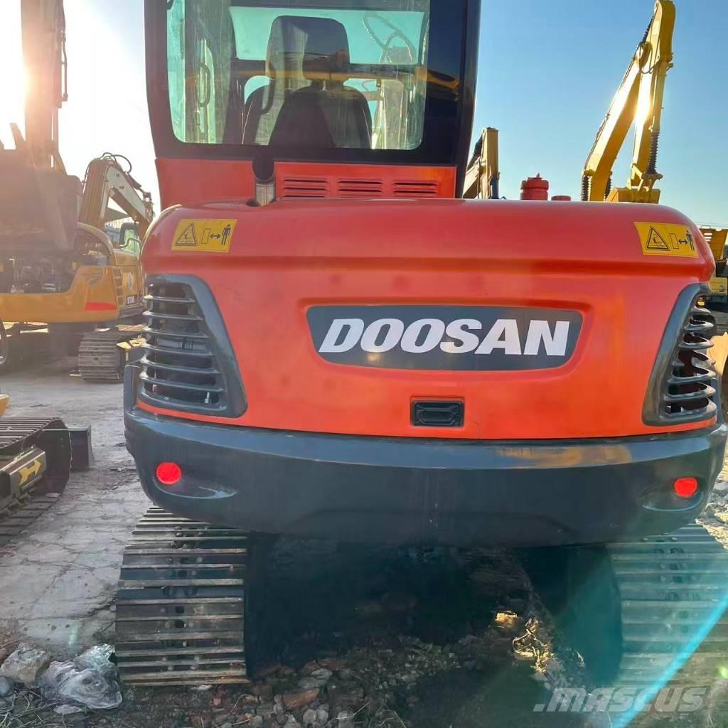 Doosan DX 60 حفارات زحافة