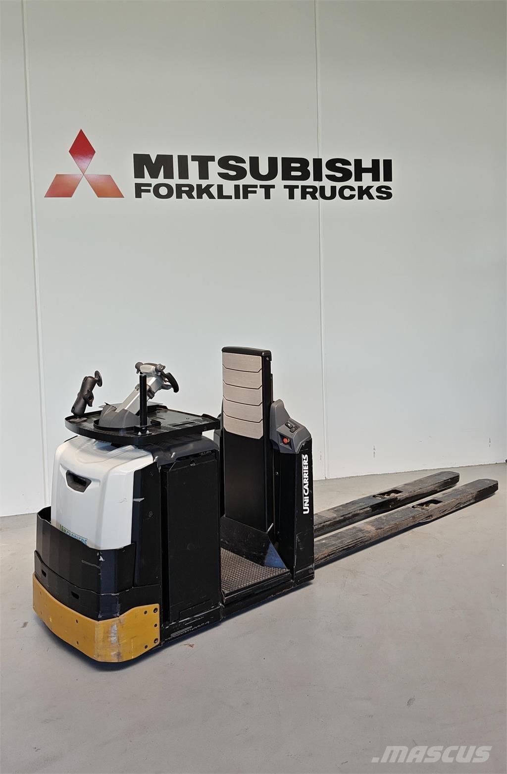 UniCarriers OLH250 معدات الرفع عالي المستوى