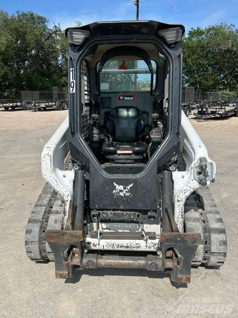 Bobcat T64 لوادر انزلاقية التوجيه