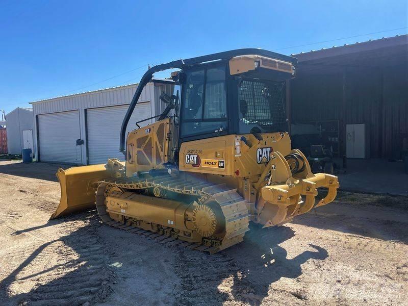 CAT D 3 بلدوزرات مجنزرة