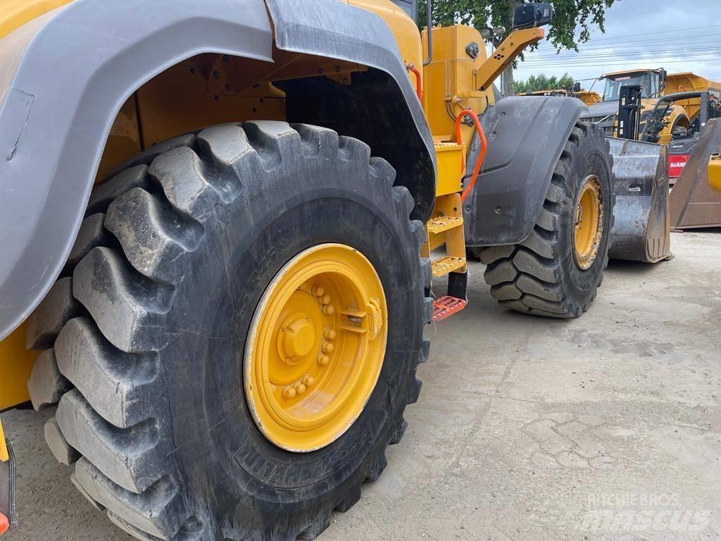 Volvo L 120 H لوادر بعجل