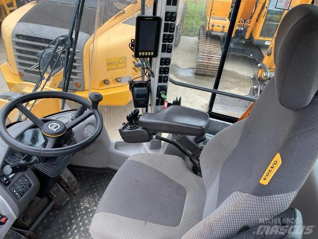 Volvo L 120 H لوادر بعجل