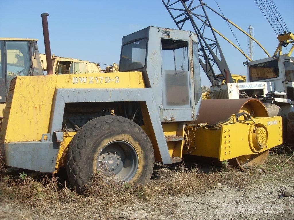 Bomag 217 D مداحل أحادية الأسطوانة