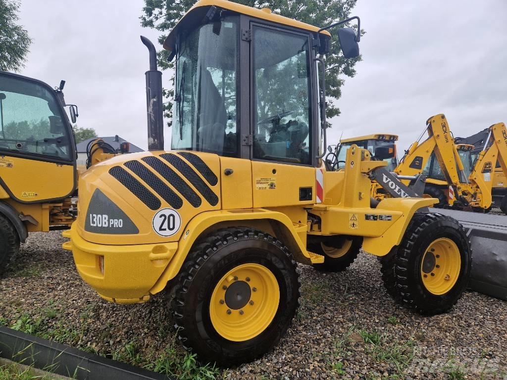 Volvo L 30 لوادر بعجل