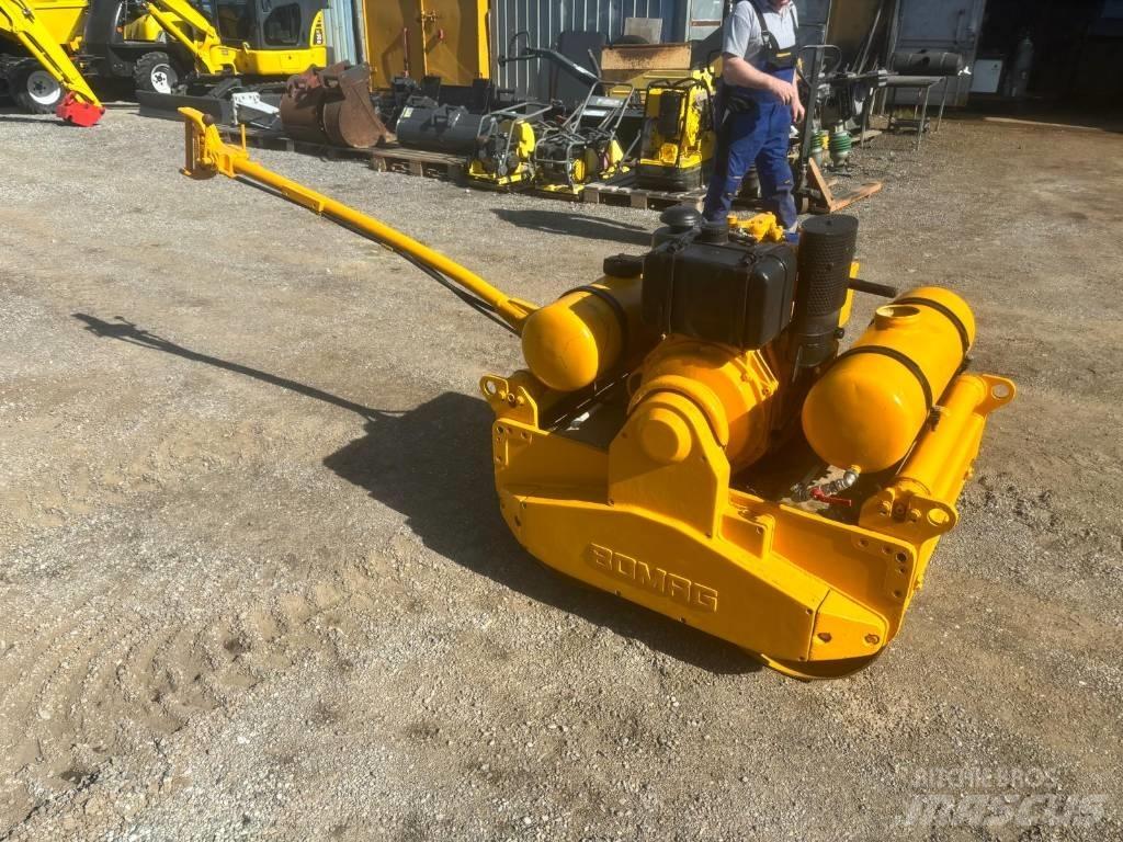 Bomag BW 75 S مداحل ثنائية الاسطوانة
