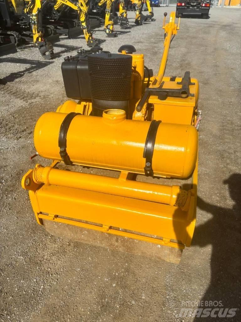 Bomag BW 75 S مداحل ثنائية الاسطوانة