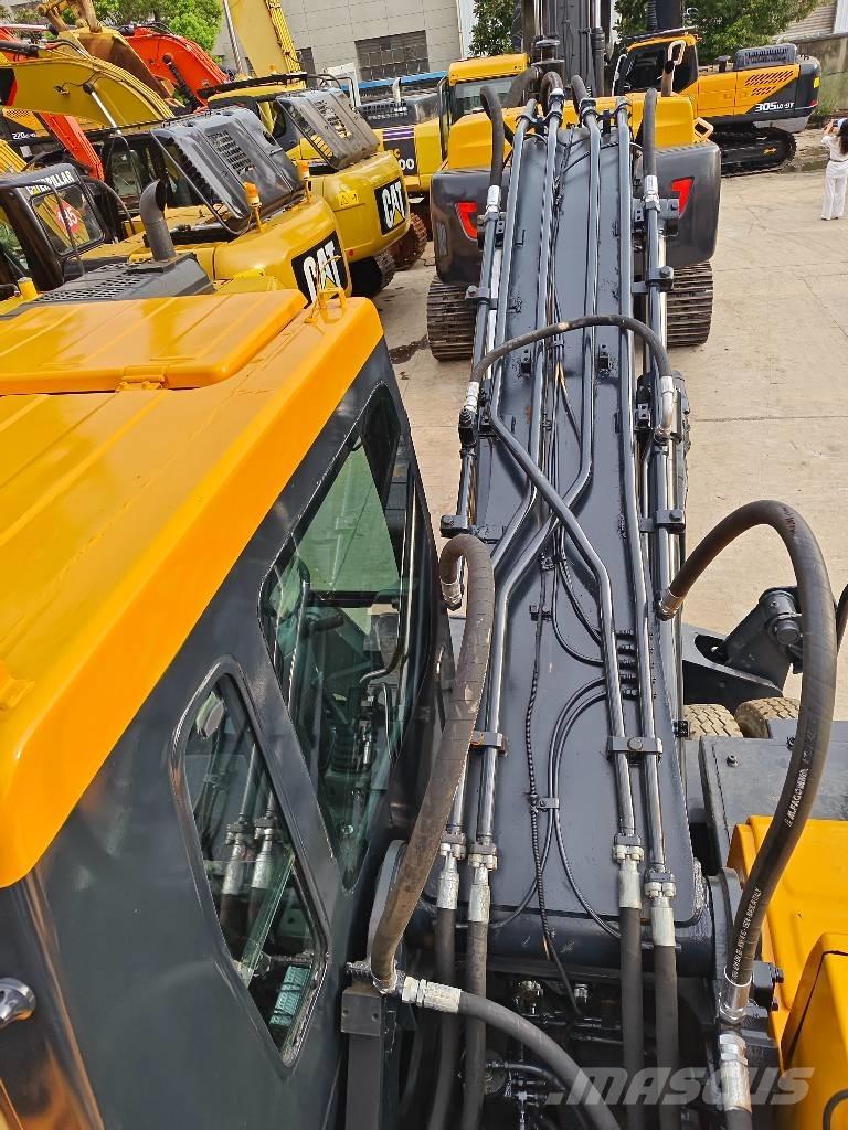 Hyundai R210W-9T حفارات زحافة