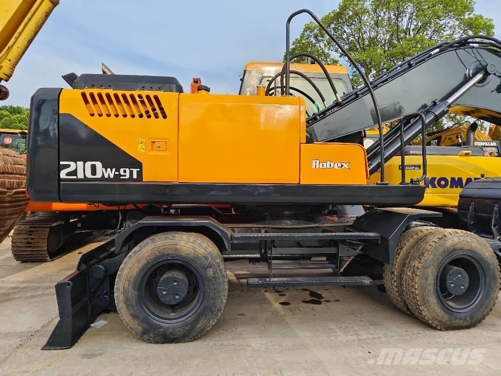 Hyundai R210W-9T حفارات زحافة