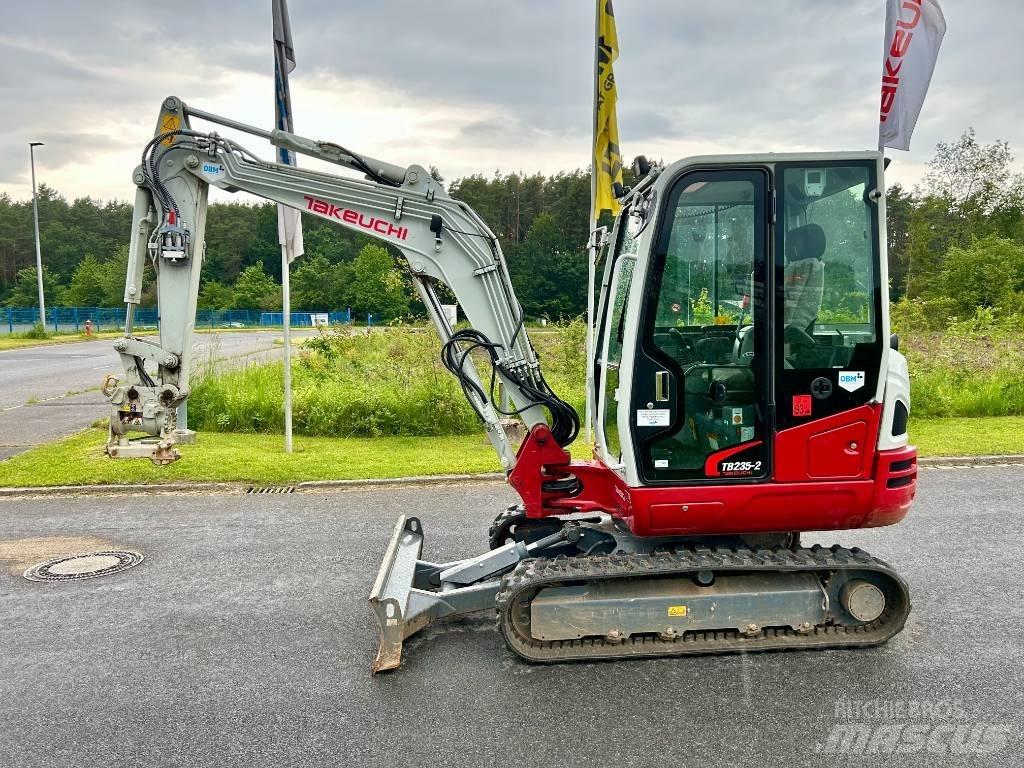 Takeuchi TB 235-2 V3 حفارات صغيرة أقل من 7 طن (حفارات صغيرة)