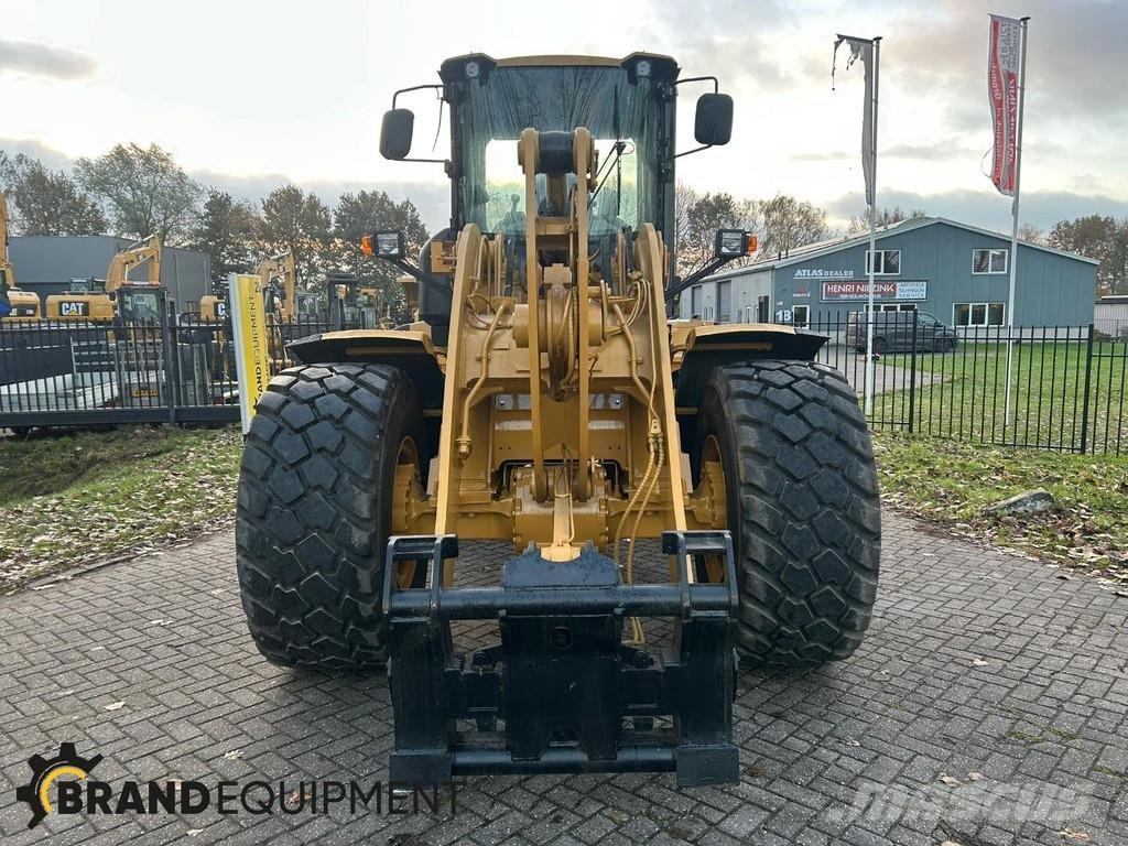 CAT 938K لوادر بعجل