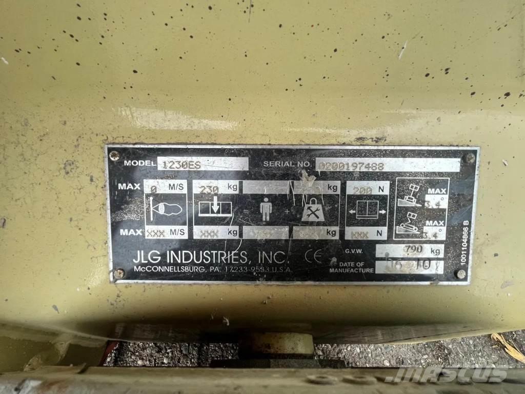 JLG 1230ES رافعات سلة تلسكوبية