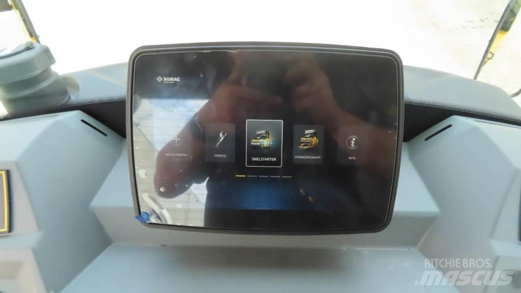 Bomag BW154 APO-5 مداحل ثنائية الاسطوانة