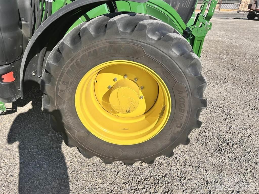 John Deere 6R 155 الجرارات