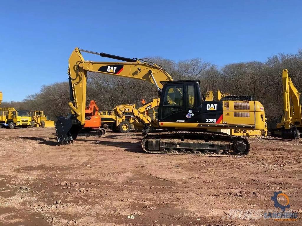 CAT 325 D حفارات زحافة