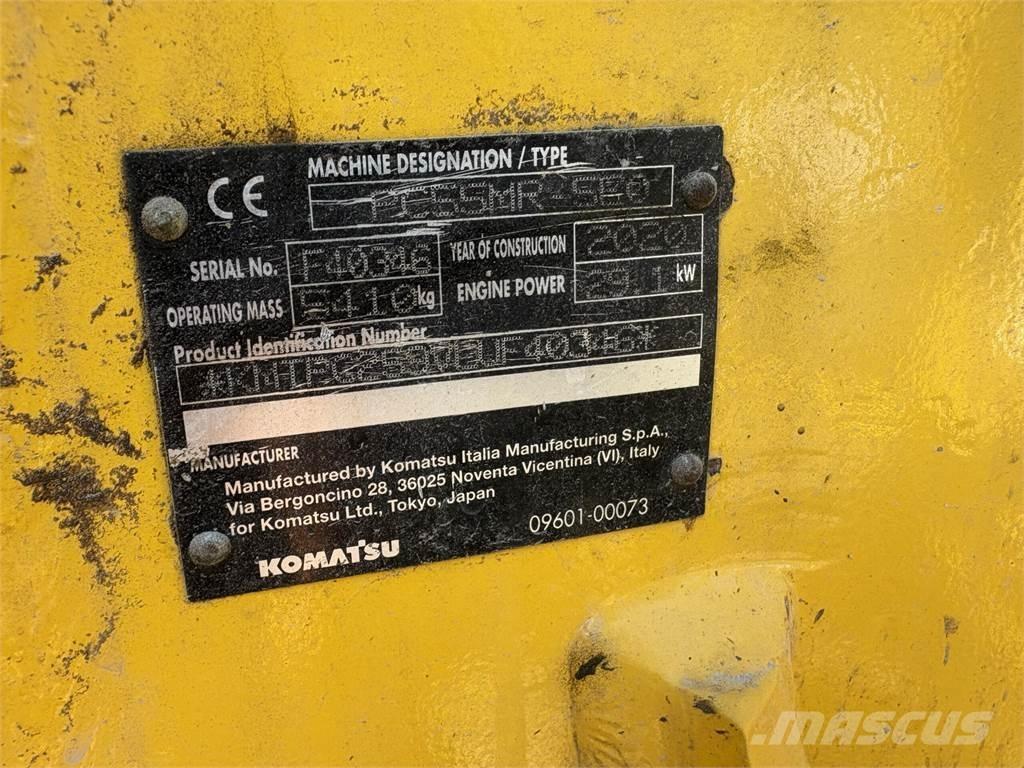 Komatsu PC55MR حفارات زحافة