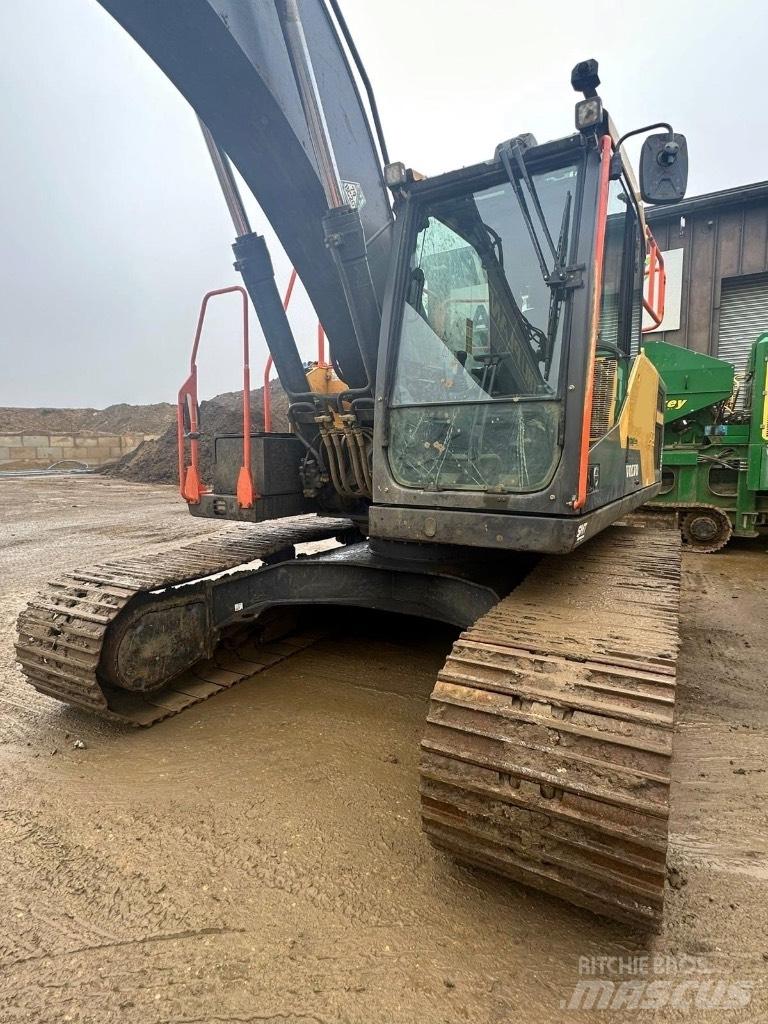 Volvo EC200EL حفارات زحافة