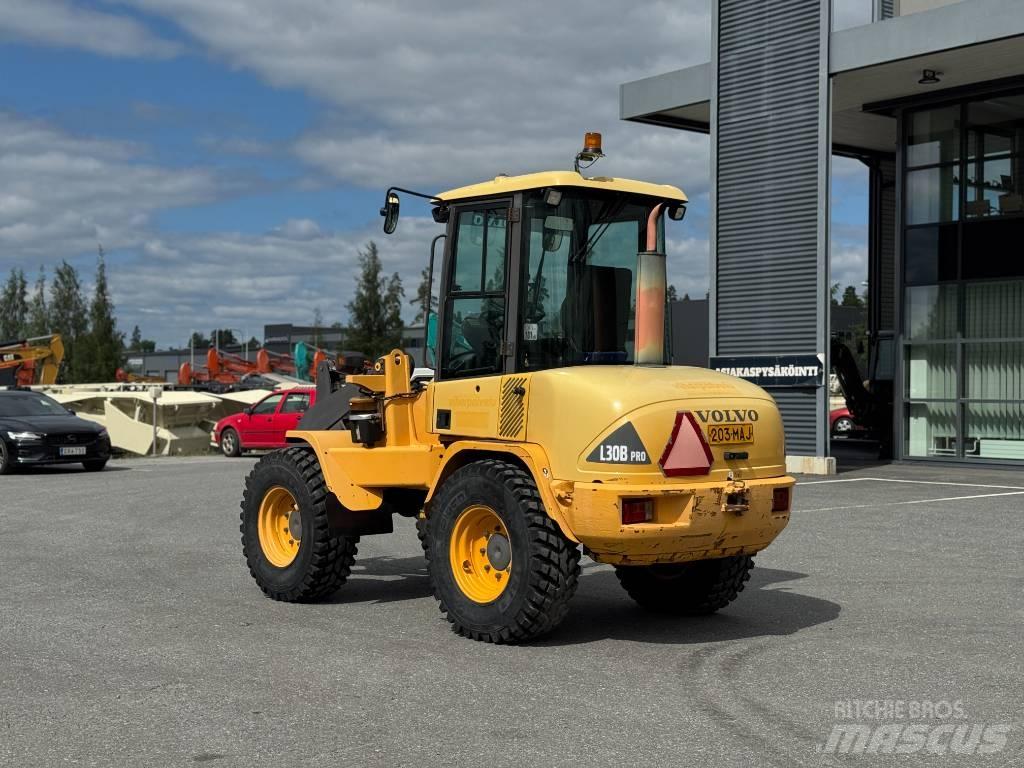Volvo L 30 B لوادر بعجل