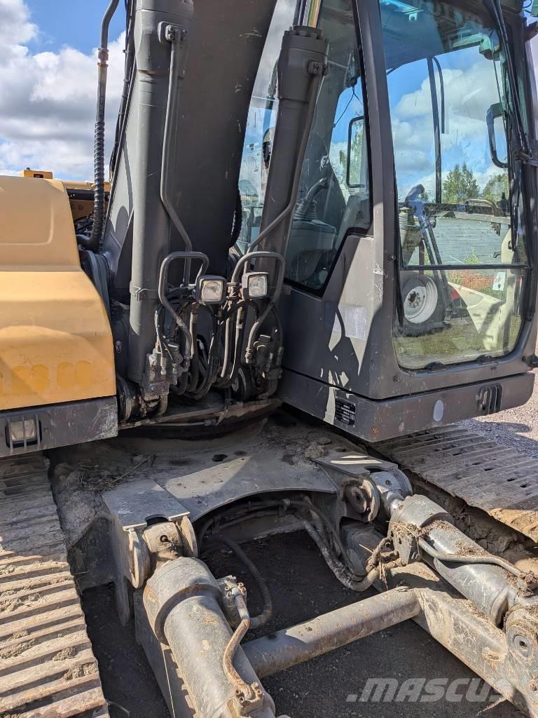 Volvo EC 140 C L حفارات زحافة