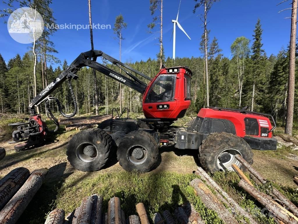 Komatsu 951 حصادات